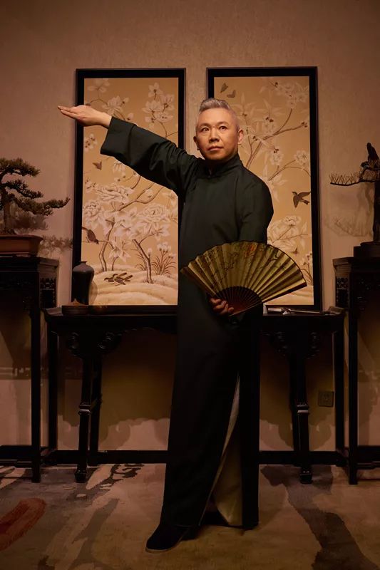 国家一级演员,师从弹词名家张振华.