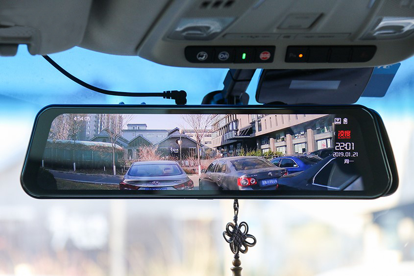 买12寸流媒体后视镜,选择凌度a906八大理由