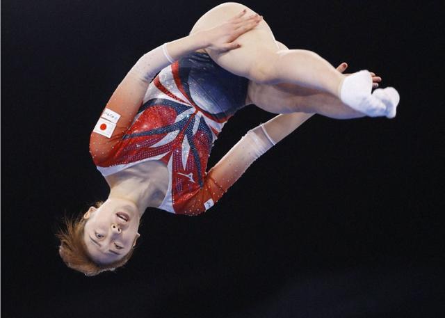 原创日本蹦床美女世锦赛夺金,颜值媲美何雯娜,狂言奥运继续阻击中国