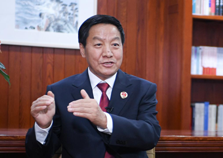 浙江省人民检察院检察长贾宇接受采访.