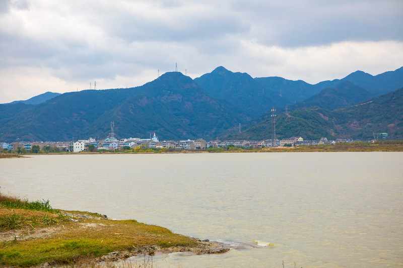 飛龍湖,位於台州市路橋區桐嶼街道.