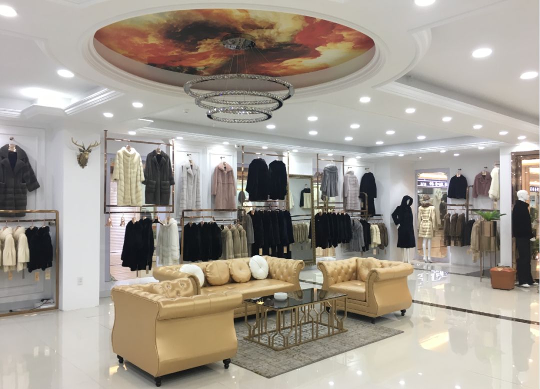 大雪将至丨冷空气持续来袭丨趁周末假期来崇福国际皮草中心买皮衣购