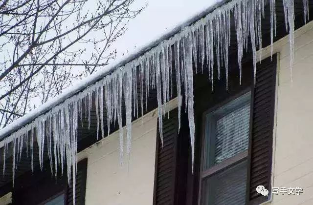 【孙黎专栏52】《屋檐下的冰凌》山东文登孙黎