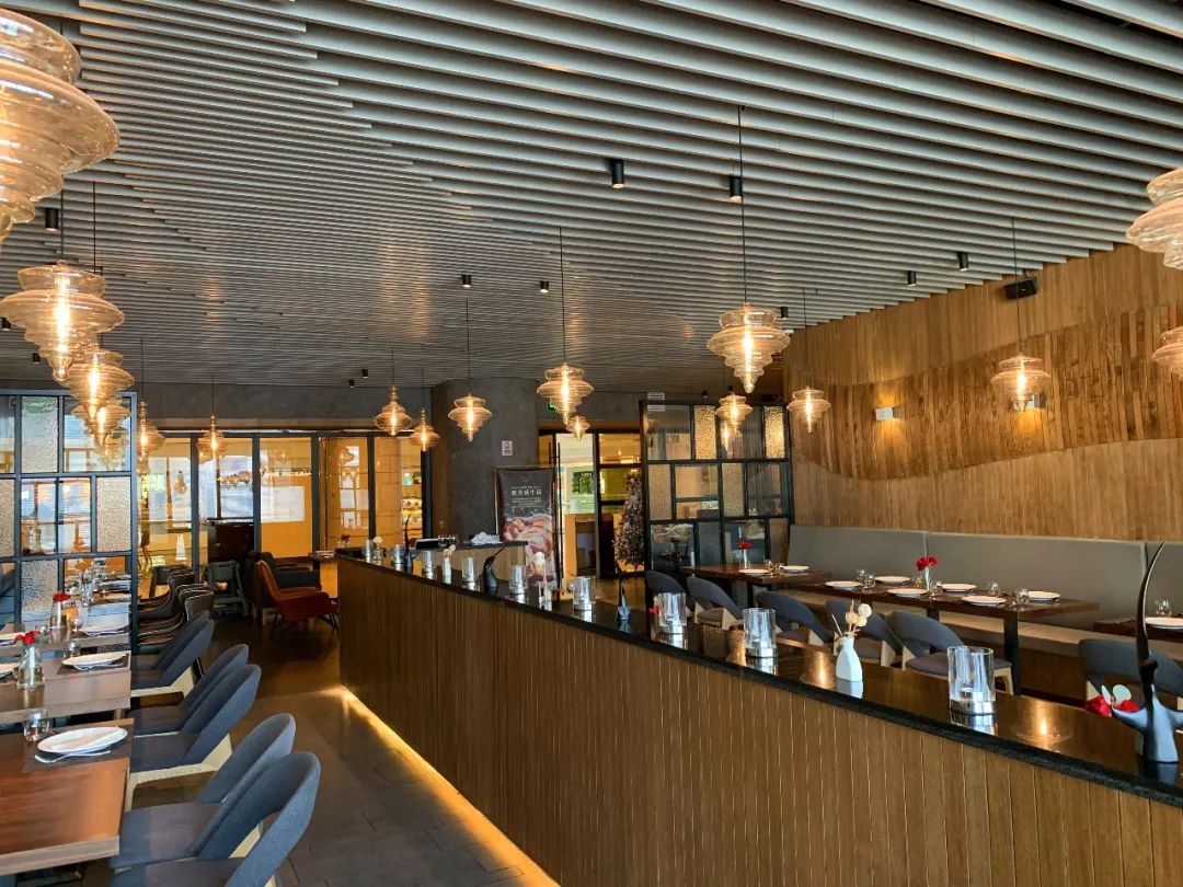 轻奢殿堂级法餐厅138元抢原价344元灰鲸西餐厅套餐勃艮第红酒炖牛肉