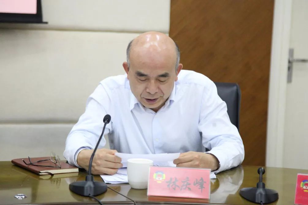会上,林仁达代表市政协党组作对照检查,对开展批评和自我批评提出明确
