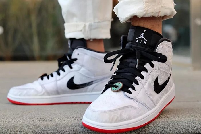 yeezy700v3azael下月登场两双经典配色的融合的aj11