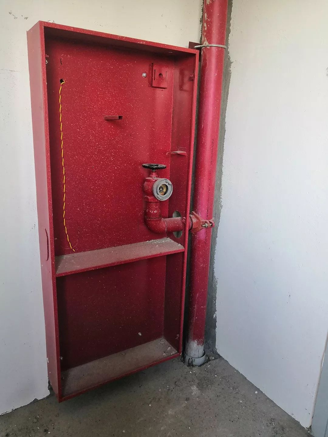 每层楼都安装了消防水龙头-------------------------------------10