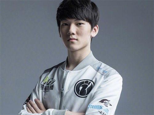 原创自由人jackeylove不打ad转打野?玩家发现 事情没那么简单