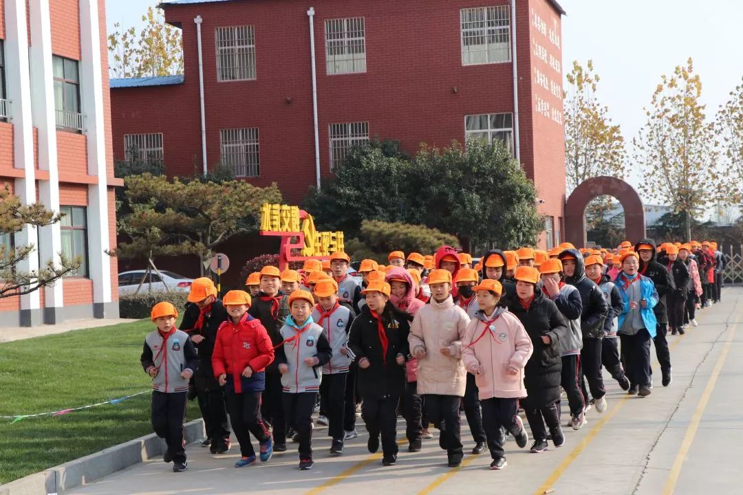 临沂东城实验小学图片