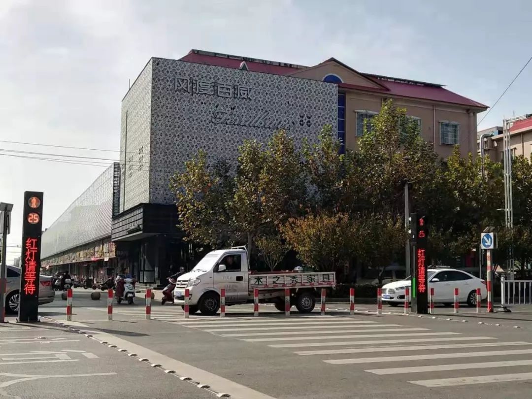 爷爷,看,是红灯!"昨日发生在禹州新一峰南门的一幕灵魂拷问