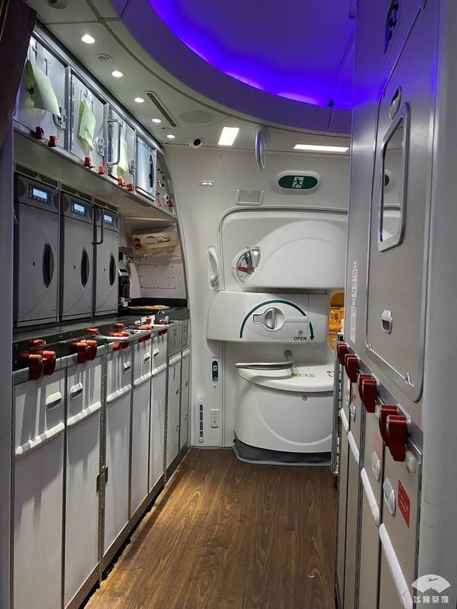 新飞机硬件标准就是高!打卡梦之羽商务舱,这种座椅布局难得一遇