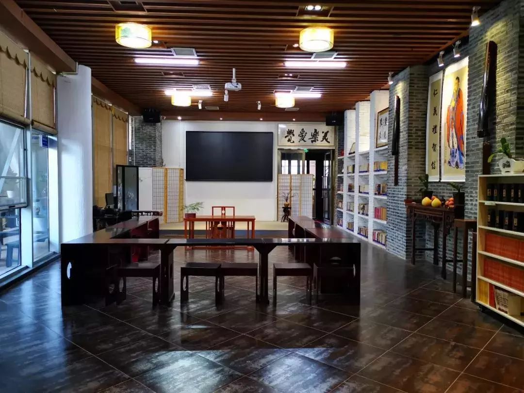 地址:柳州市家庭教育学会总部(家风家学文化馆,第雍书院)(东堤旅游