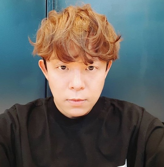 tony作为元祖韩国爱豆,在韩国娱乐圈的地位自然不言而喻,当时李惠利