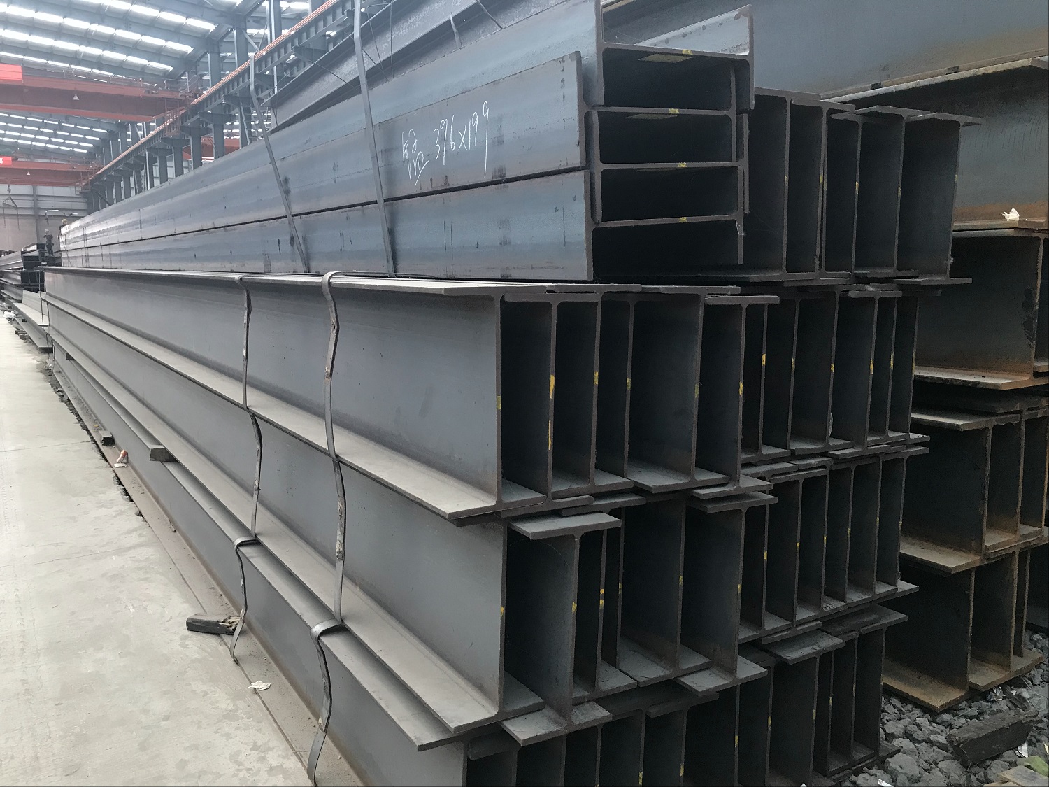 力学性能好,轧制时截面上各点延伸较均匀,内应力小,与普通工字钢比较