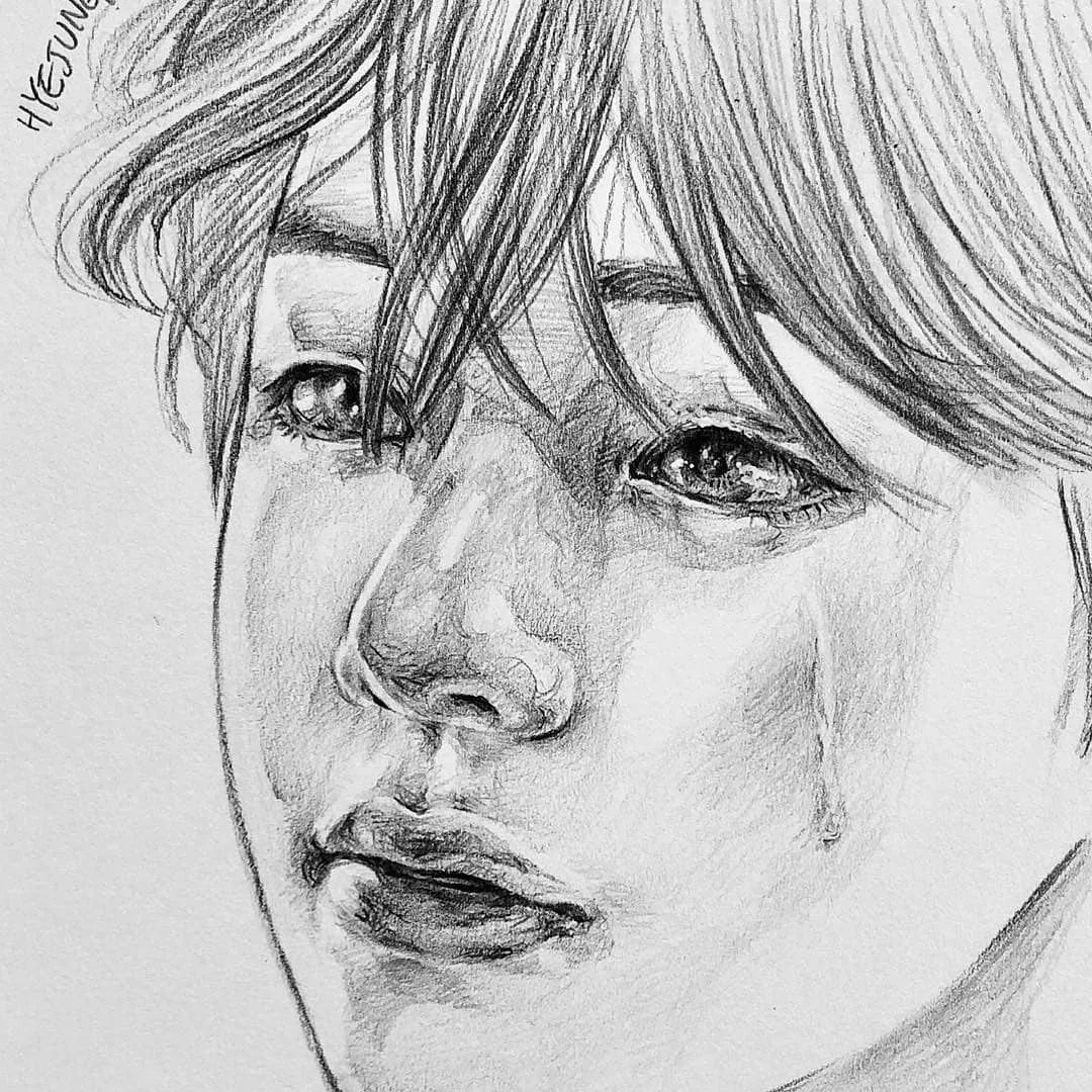 第一:掌握好素描人物结构特征,写生或者临摹,必须观察模特头像特征.