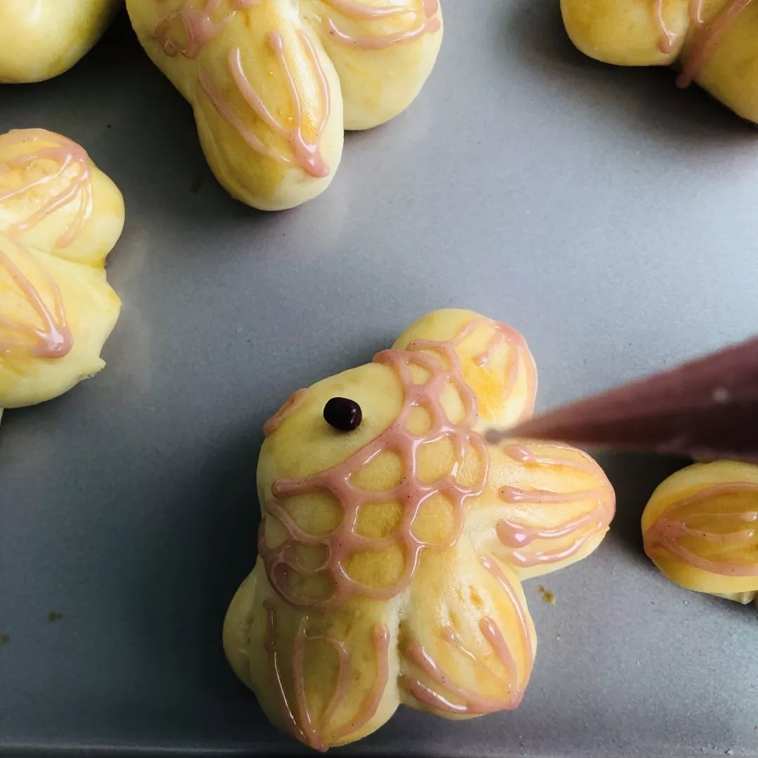 浪漫的接吻鱼面包