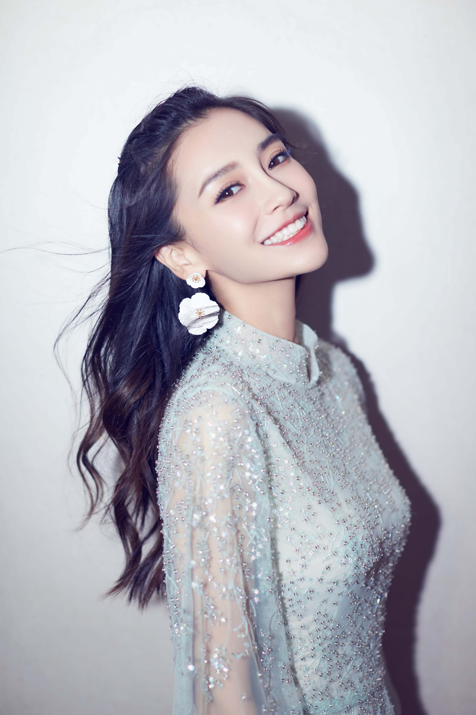 杨颖做为模特,实力超一流,时尚穿搭堪称教学典范