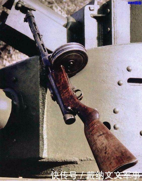 原创二战时期最经典的冲锋枪看看第一把与第三把让你选你选哪一把