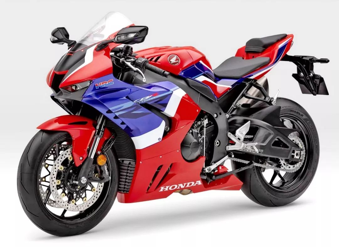 honda新一代超級跑車cbr1000rrr發動機部分