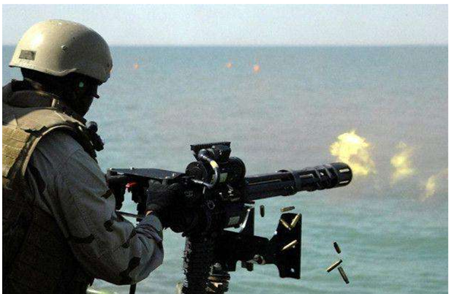 拿一把无限子弹的加特林,穿越回古代,能打下一个国家吗?