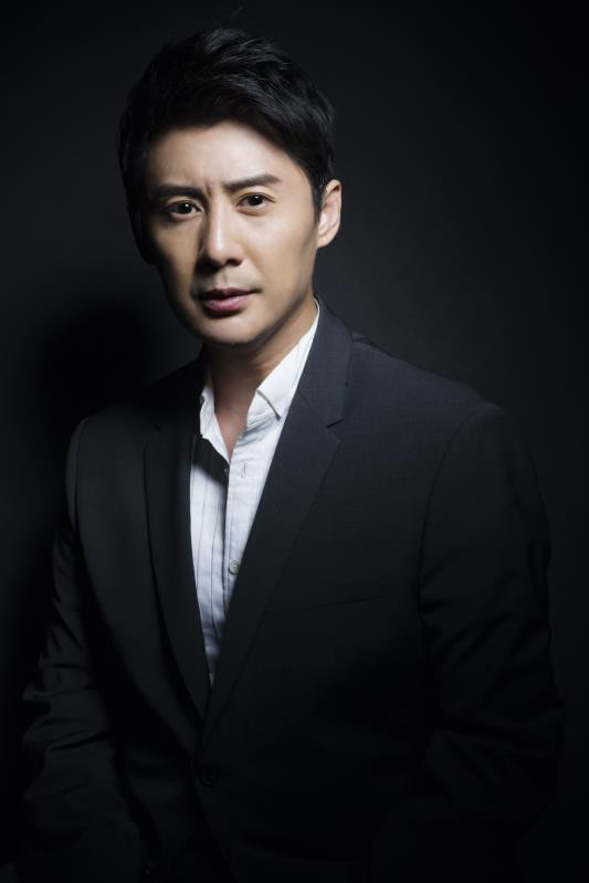 抓马专访张天其给人生做减法幽默解说新包青天之血酬蛊