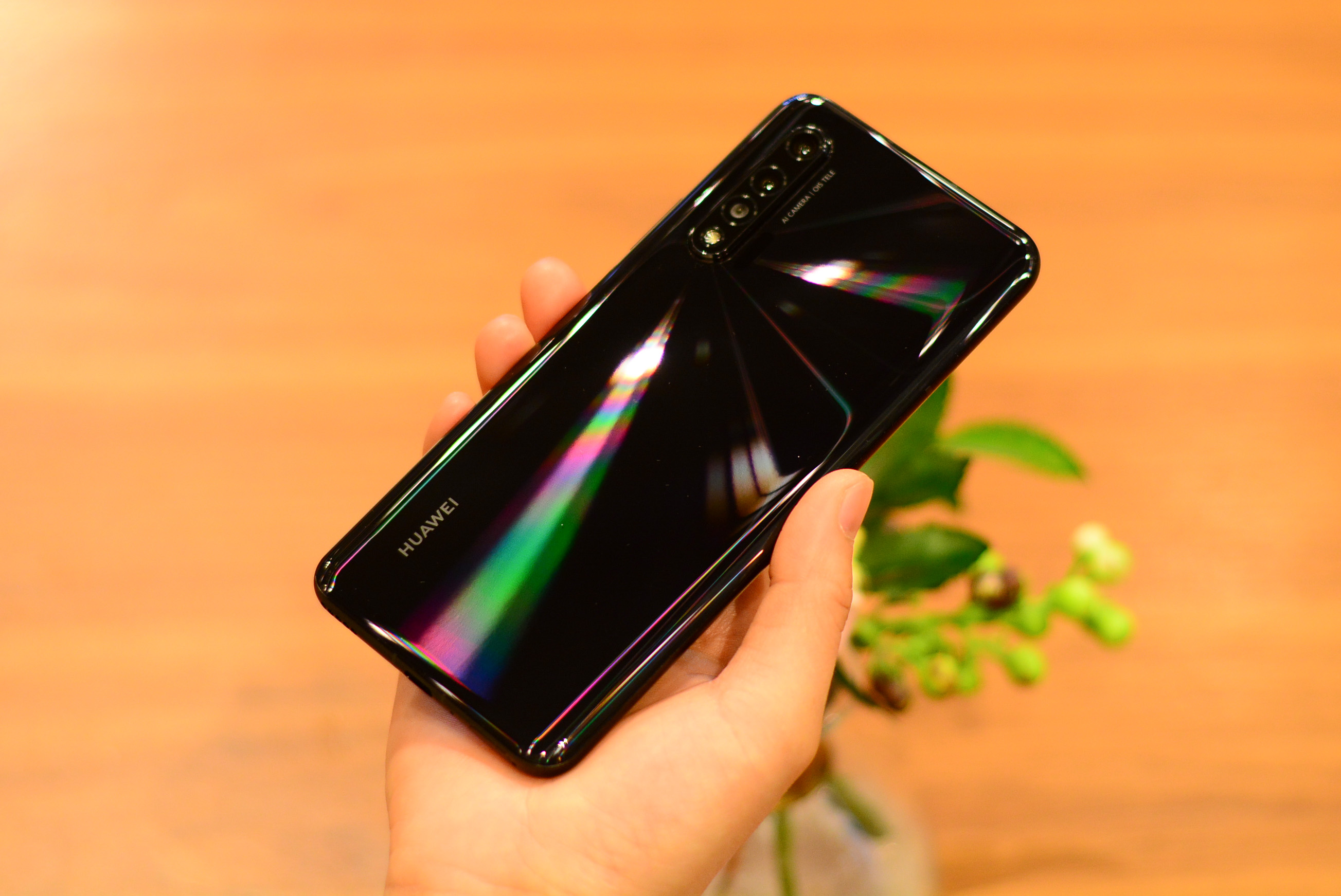 华为nova65g给年轻人两把刷子一把5g一把自拍