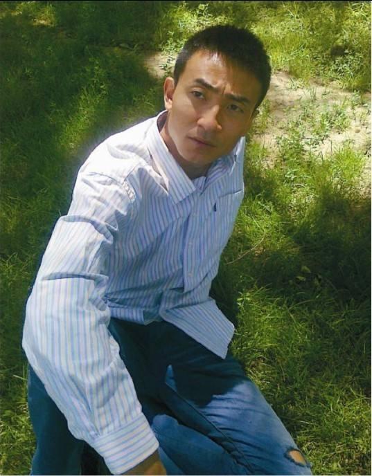 原来质问李雪健的演员就是他,看完他的戏,网友:给4千多啦_王嘉儒