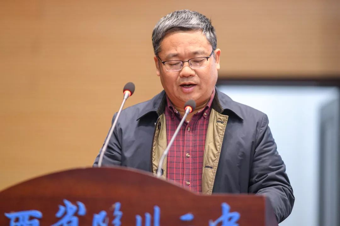 在熊福生副校长宣布活动正式开始后,符国桢副校长首先作了指导性的