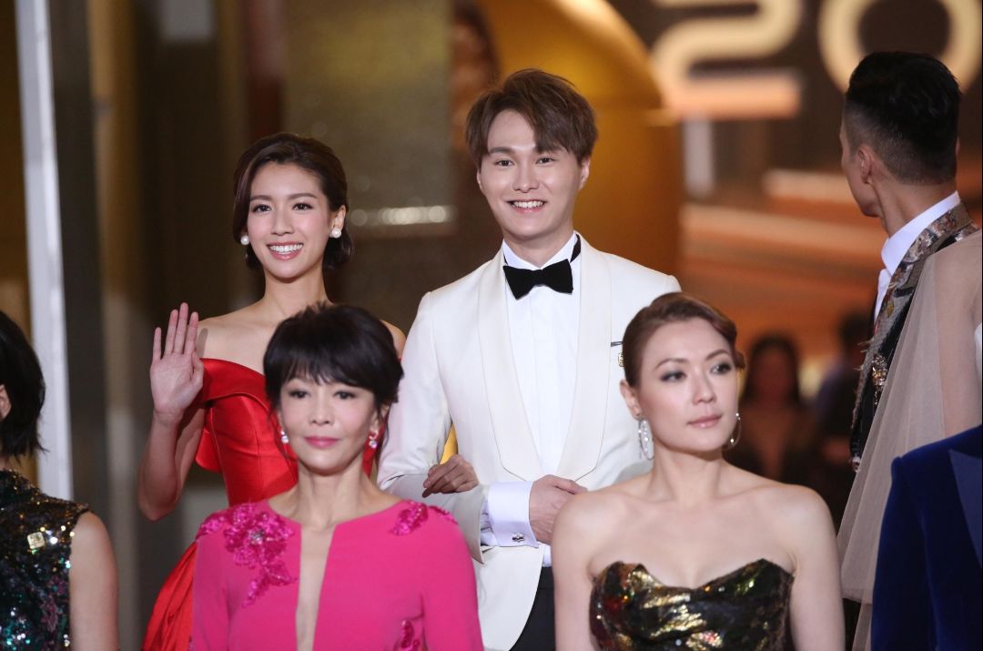 恋情曝光?蔡思贝,胡鸿钧十日内密会三次,并肩合照露端倪