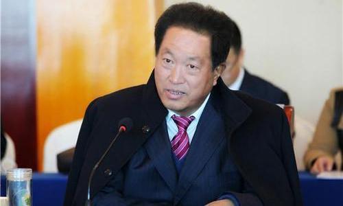 忽悠"而来的首富,轰然"倒下"后自首,今躺在病床受审_杨卓