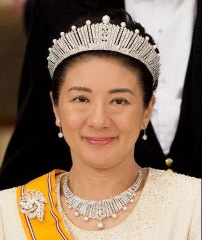 日本新任皇后即使拥有皇室的珠宝也无法令她重露笑容