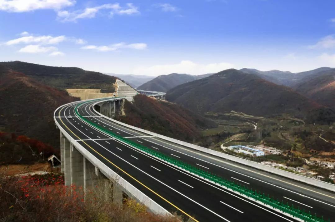 黄陵至铜川高速公路04嘉绍高速公路是长三角洲高速公路网的重要组成