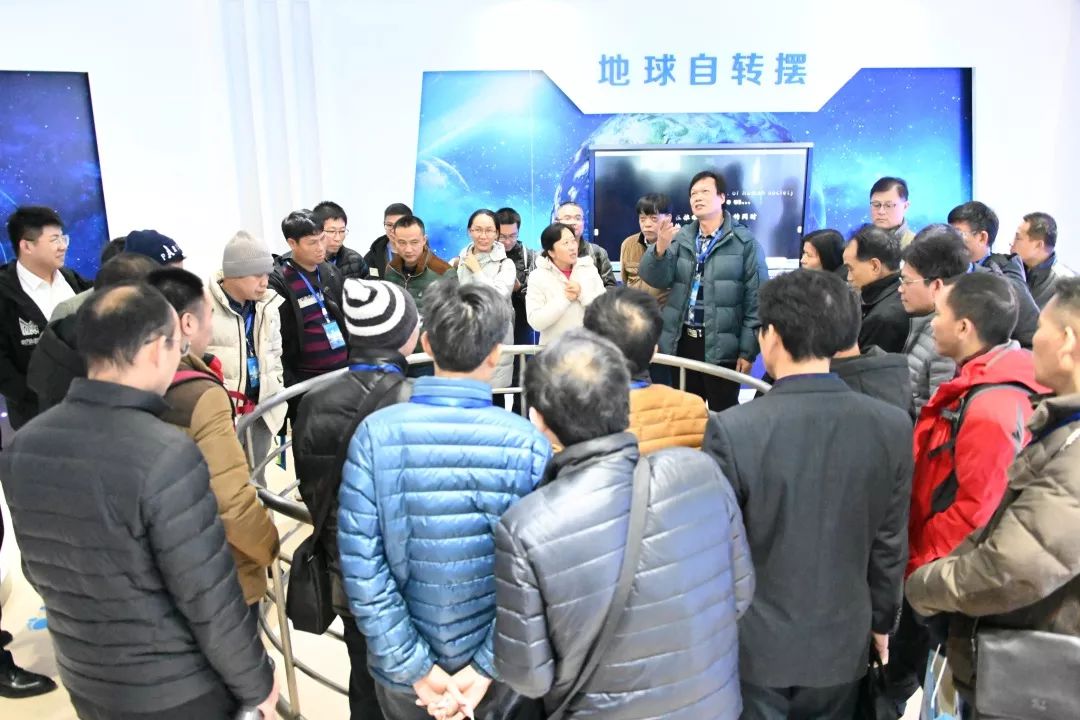 化州一中?；ㄅ判邪馹校園資訊|加強校際交流促進共同發展——廣東省化州一中到訪青島九中