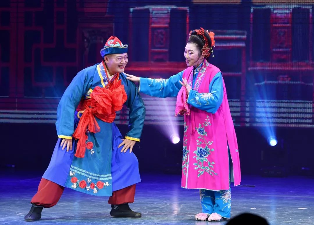 著名二人转表演艺术家韩子平,董玮,闫淑平,佟长江,盛喆等联袂吉林省