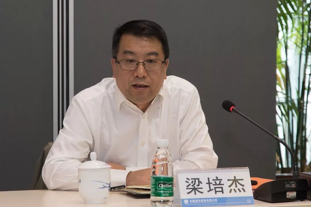陈鹏表示,结合中建集团,装饰集团相关要求,深圳装饰以自我革命精神