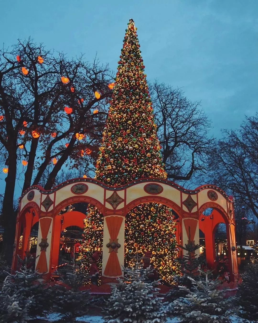 冰岛冰岛绝对是一个与众不同的国家,连童话故事也不例外.