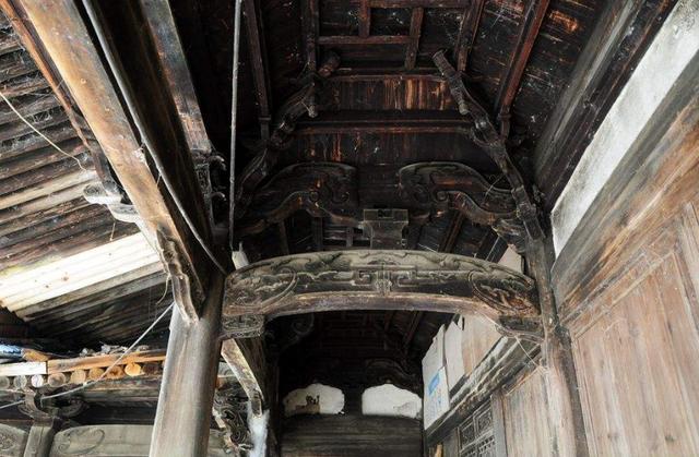 中国古建筑木构件中的月梁