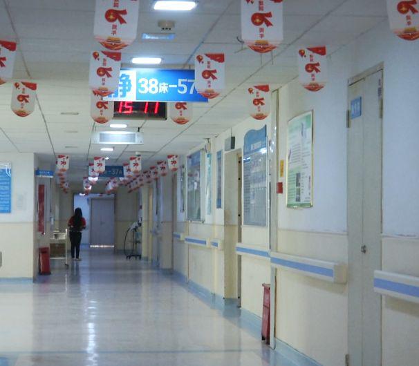 安顺男子深夜突然持刀砍向妻子男子父亲他有严重抑郁症