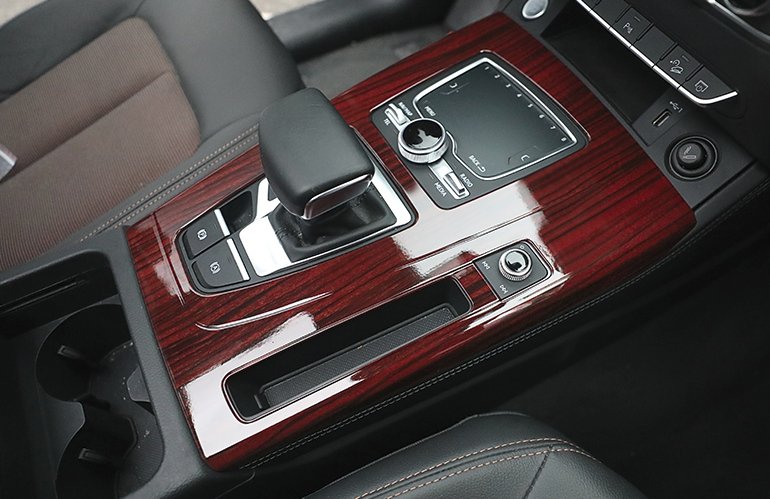 奥迪q5中控改装案例合正保持愉悦的心情