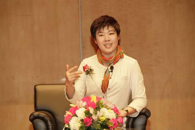 在《百家讲坛》上出名之后,于丹老师的事业发展也越来越好,她之后主持