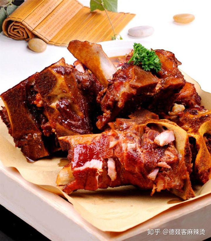 特色烤骨头相比传统饭店有什么优势?