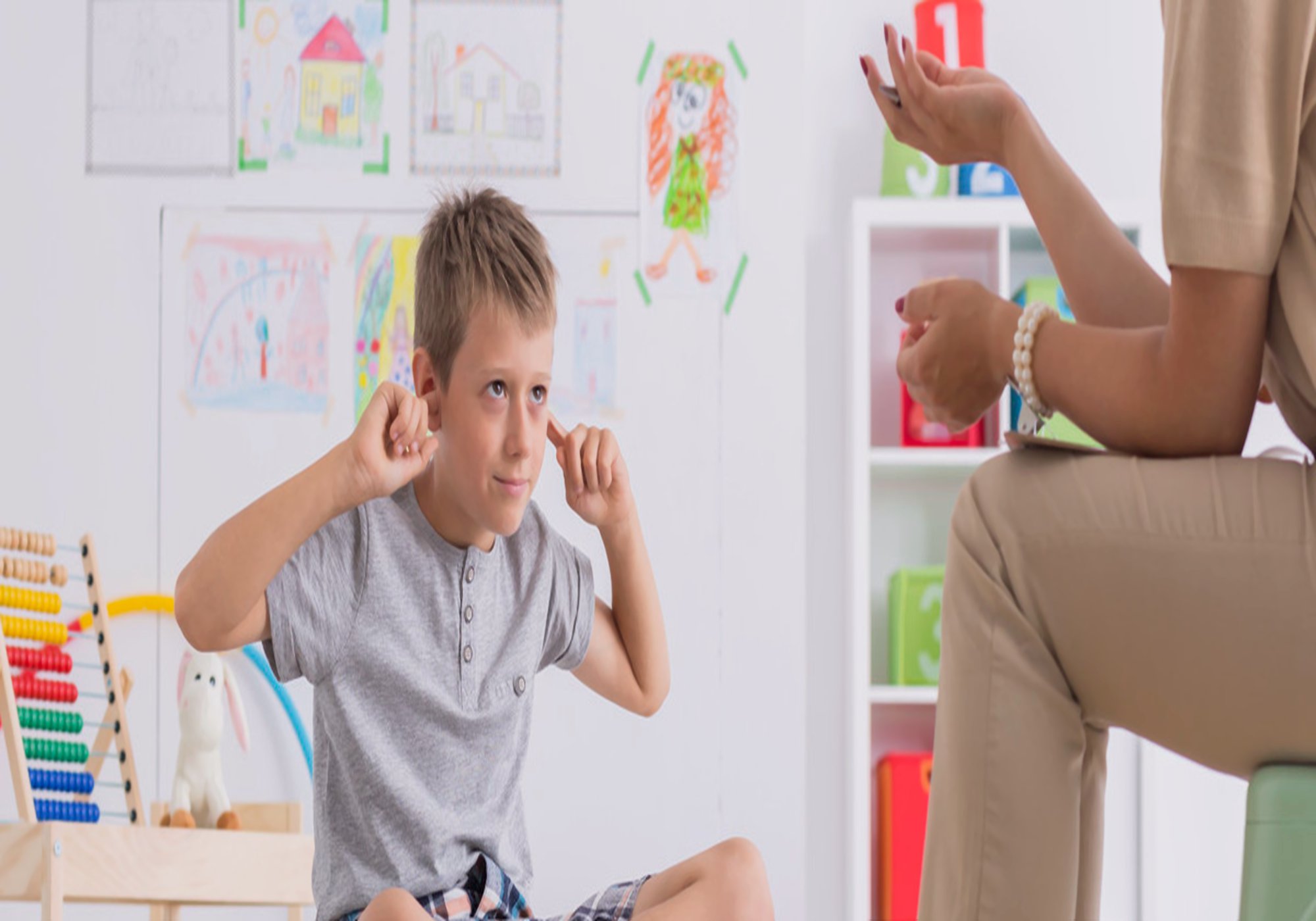 孩子们坚持自己的想法是对父母掌控欲的反抗,面对父母的管教时就会