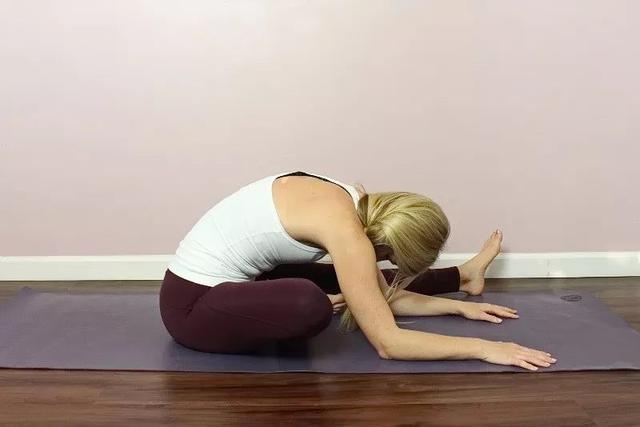 冬季常做这12套瑜伽体式,养生排毒,疏通经络-菲特云