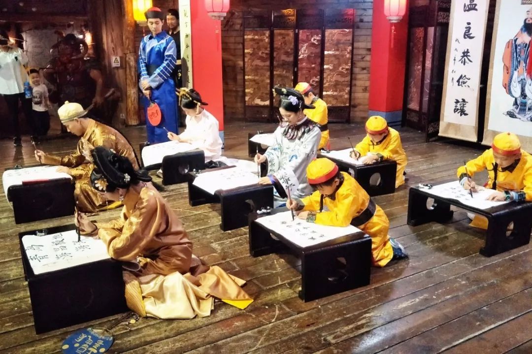 原创清朝的"上书房"和"军机处",都是什么机构,谁的地位更高