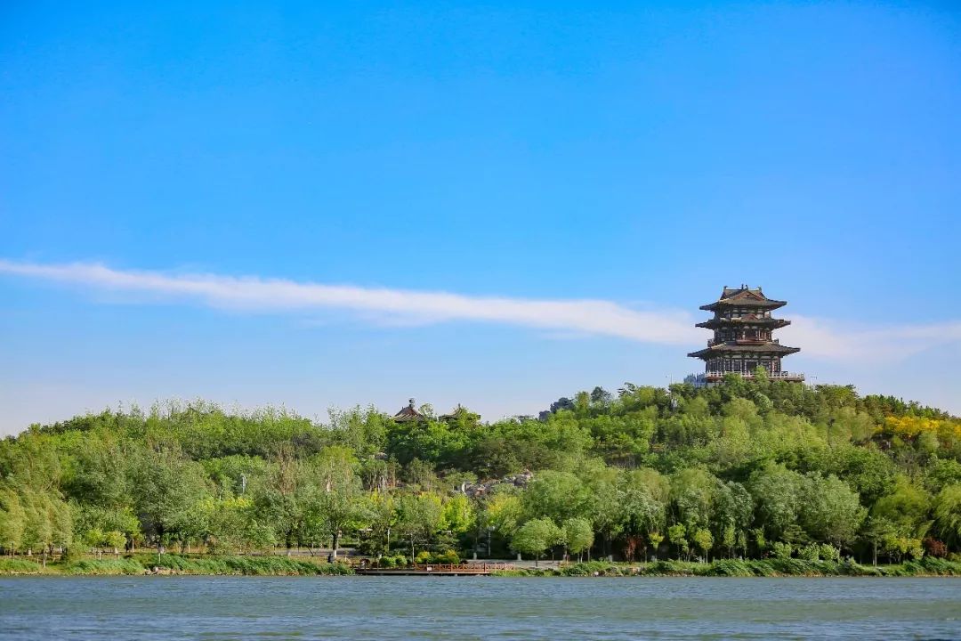 文化的旅游景区,使唐山南湖旅游景区成为极具核心吸引力的旅游目的地