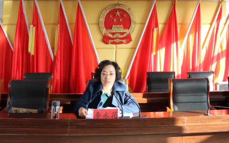 李永花同志深入泾源县兴盛乡宣讲党的十九届四中全会精神