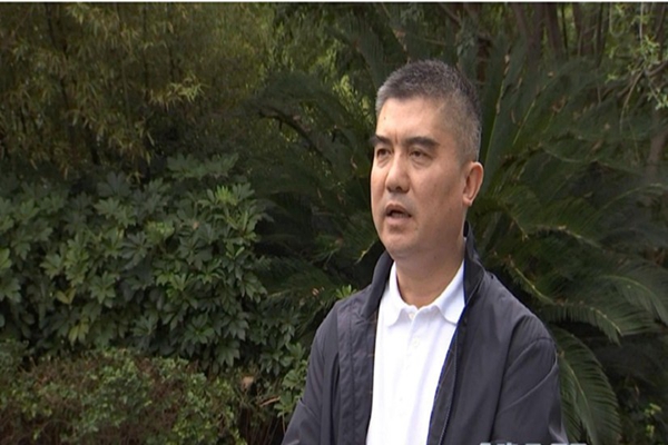 1小时促老板转会,孙宏斌花152亿招入为成都创收240亿的会展大王_邓鸿