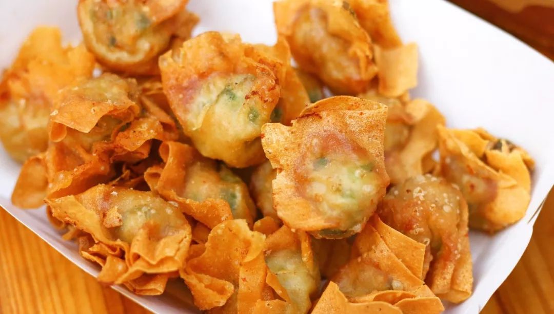 又小又旧厦门深巷炸物小店只开半天街坊追捧了10年