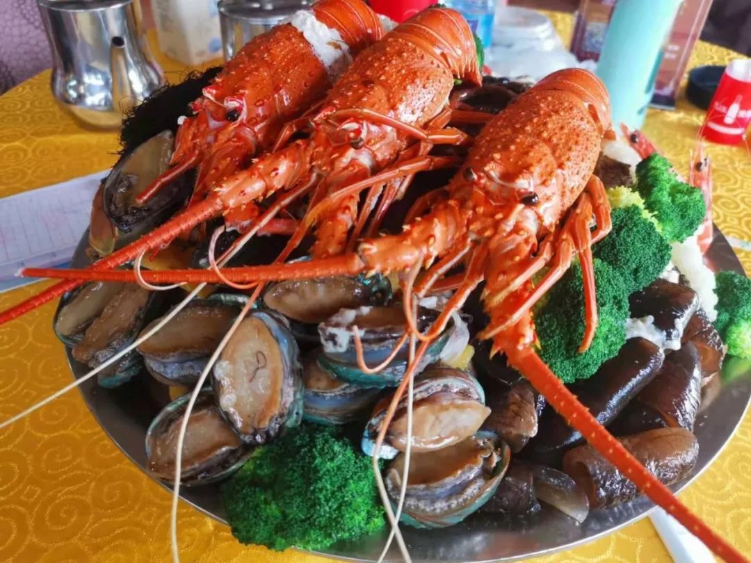 人均￥38龙虾鲍鱼辽参豪华大盘菜1元只鲍鱼38元只龙虾泰国濑尿虾18元