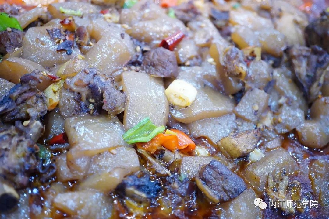 食慾大增呢迷人的色澤和撲鼻的香味粉蒸肉 魚香肉絲 藕片炒肉……蘿蔔